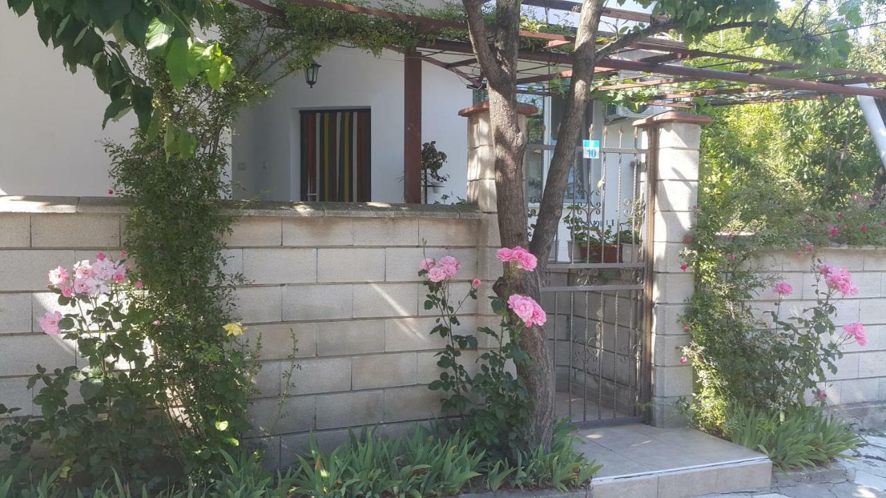 Fema Guest House 巴尔奇克 外观 照片